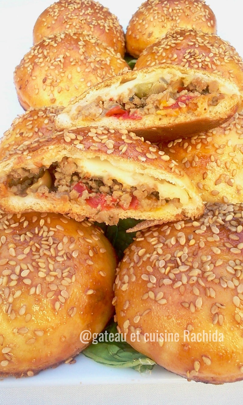 Buns fourrées à la viande hachée moelleux