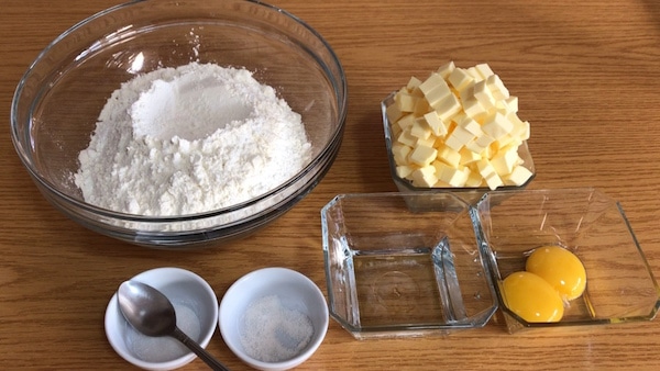 pâte brisée-farine-oeuf et beurre-recette en 10 min