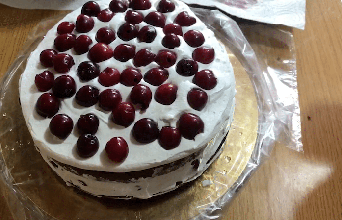 comment garnir une forêt noire avec des cerises