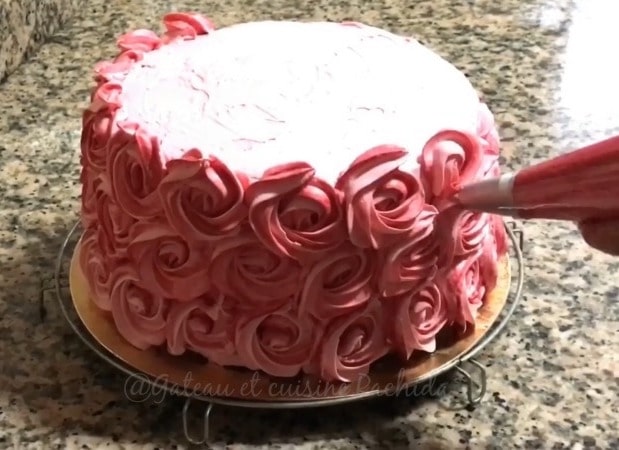 rose layer cake chantilly mascarpone et framboises