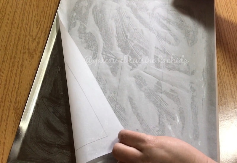 design for glued lady fingers for charlotte cake