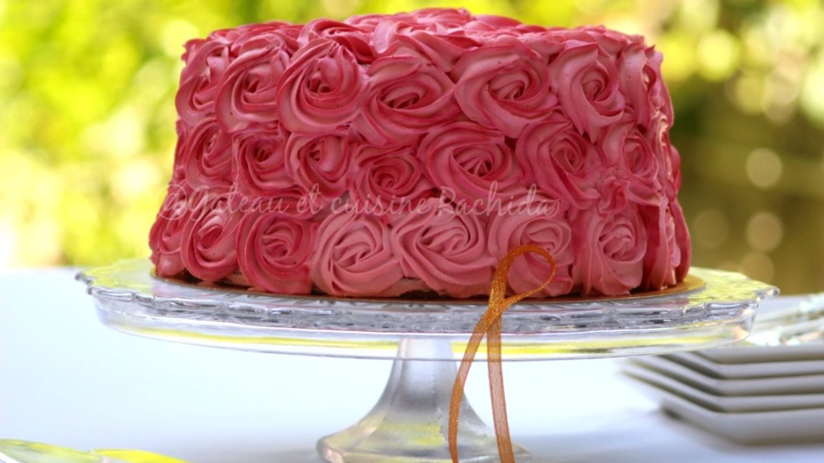 Gateau D Anniversaire Rose Layer Cake Aux Framboises Gateau Et Cuisine Rachida