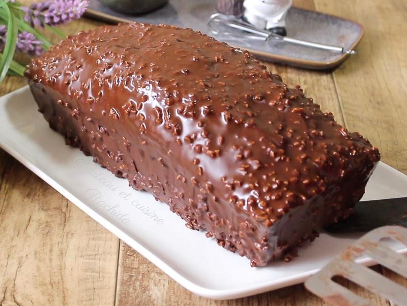 cake marbré facile et inratable avec glaçage rocher chocolat.