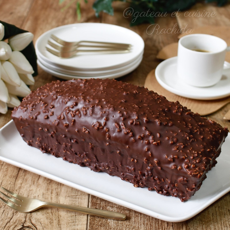 cake marbré très moelleux avec glaçage rocher au chocolat