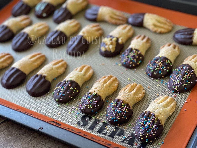 Biscuits De Noël Au Chocolat (+ Glaçage) - Lilie Bakery