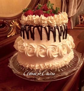 Layer cake aux fraises -gâteau d'anniversaire maison