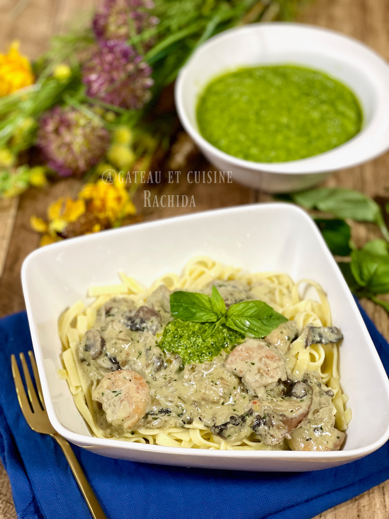 Easy recipe for shrimp tagliatelle in a creamy mushroom sauce