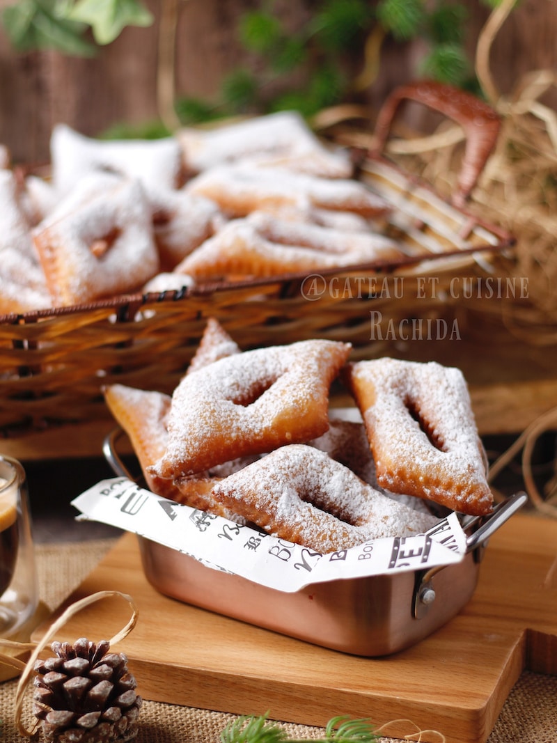 bugnes lyonnaises - mardi gras carnival beignets 