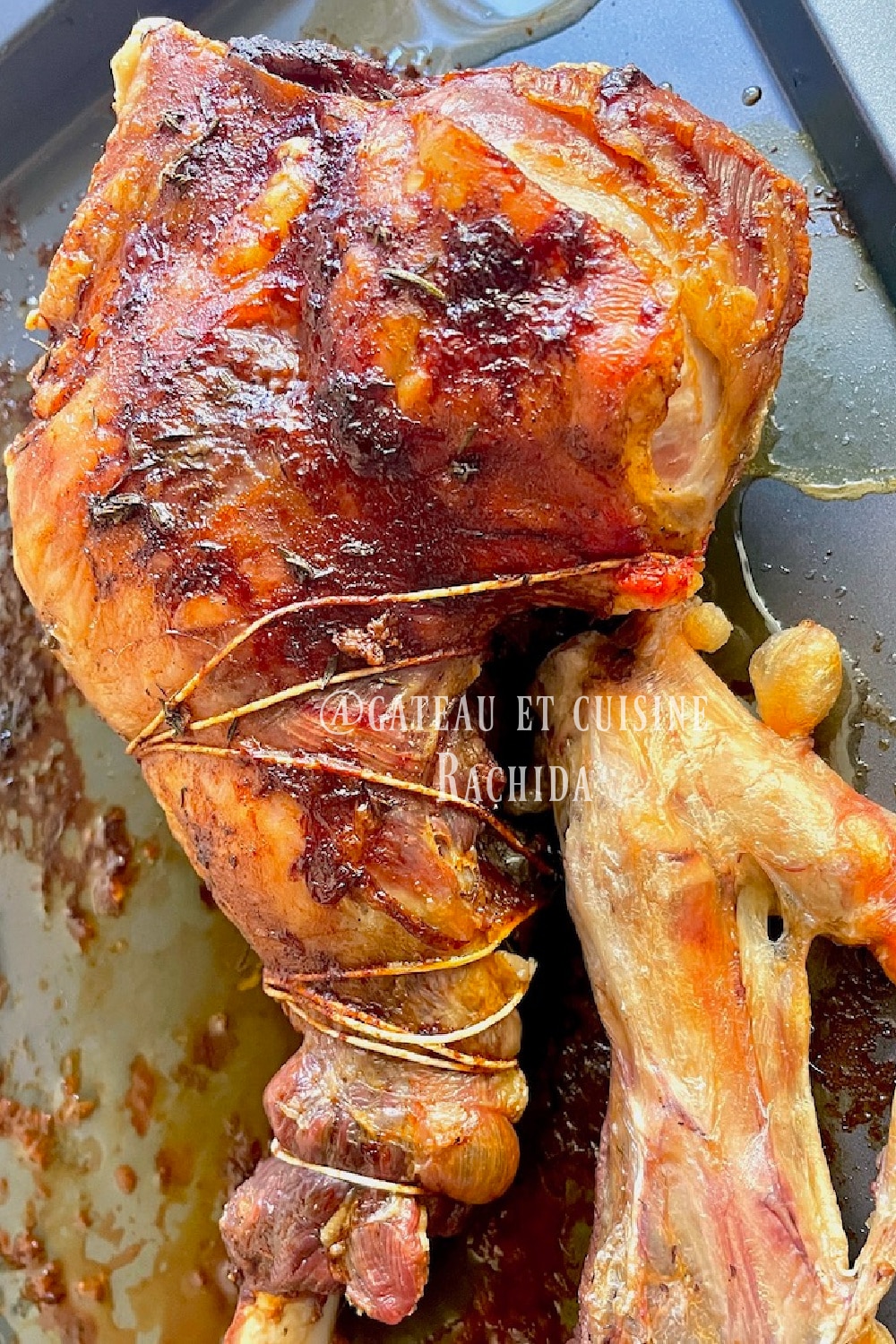 Viande gigot d'agneau fondante et juteuse