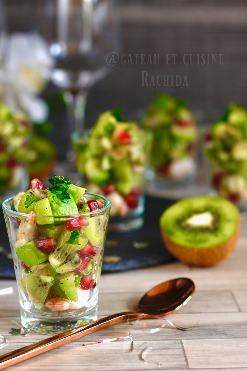 Verrines de Noël faciles aux crevettes ,avocat et kiwi.