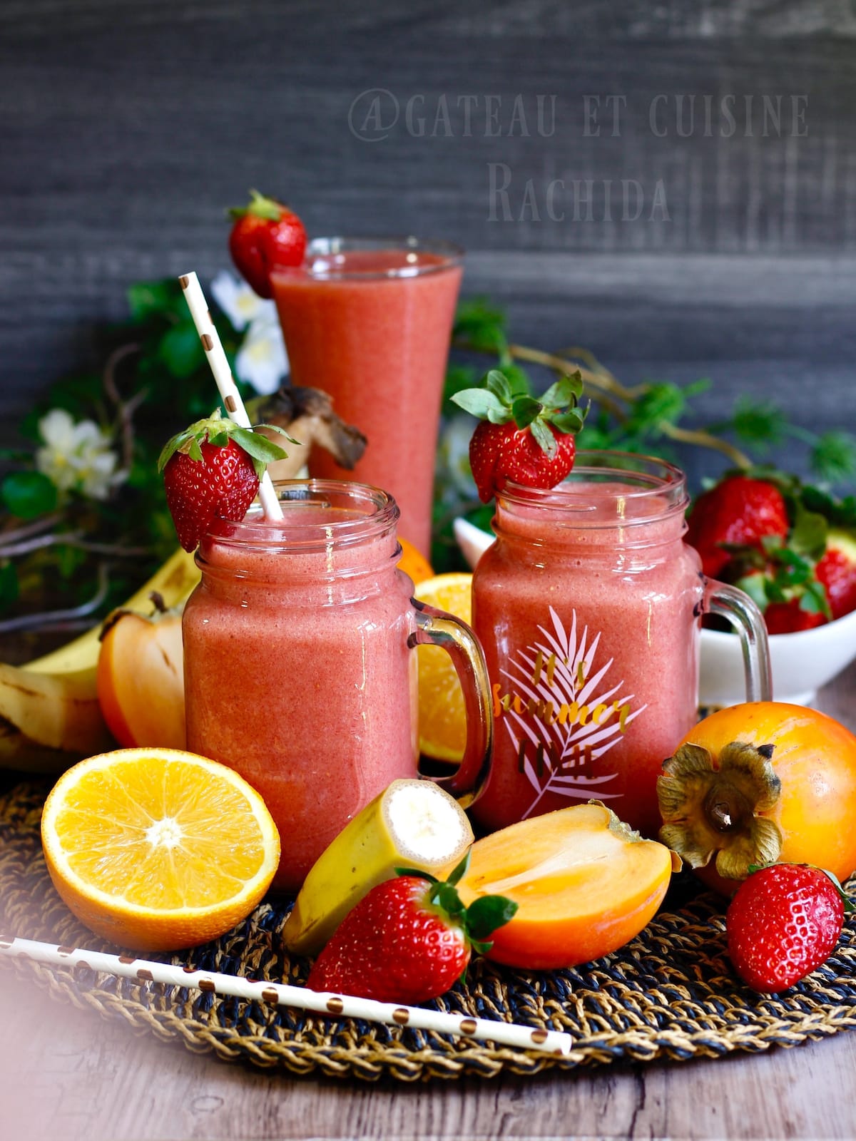 smoothie de fraises -banane , orange et kaki