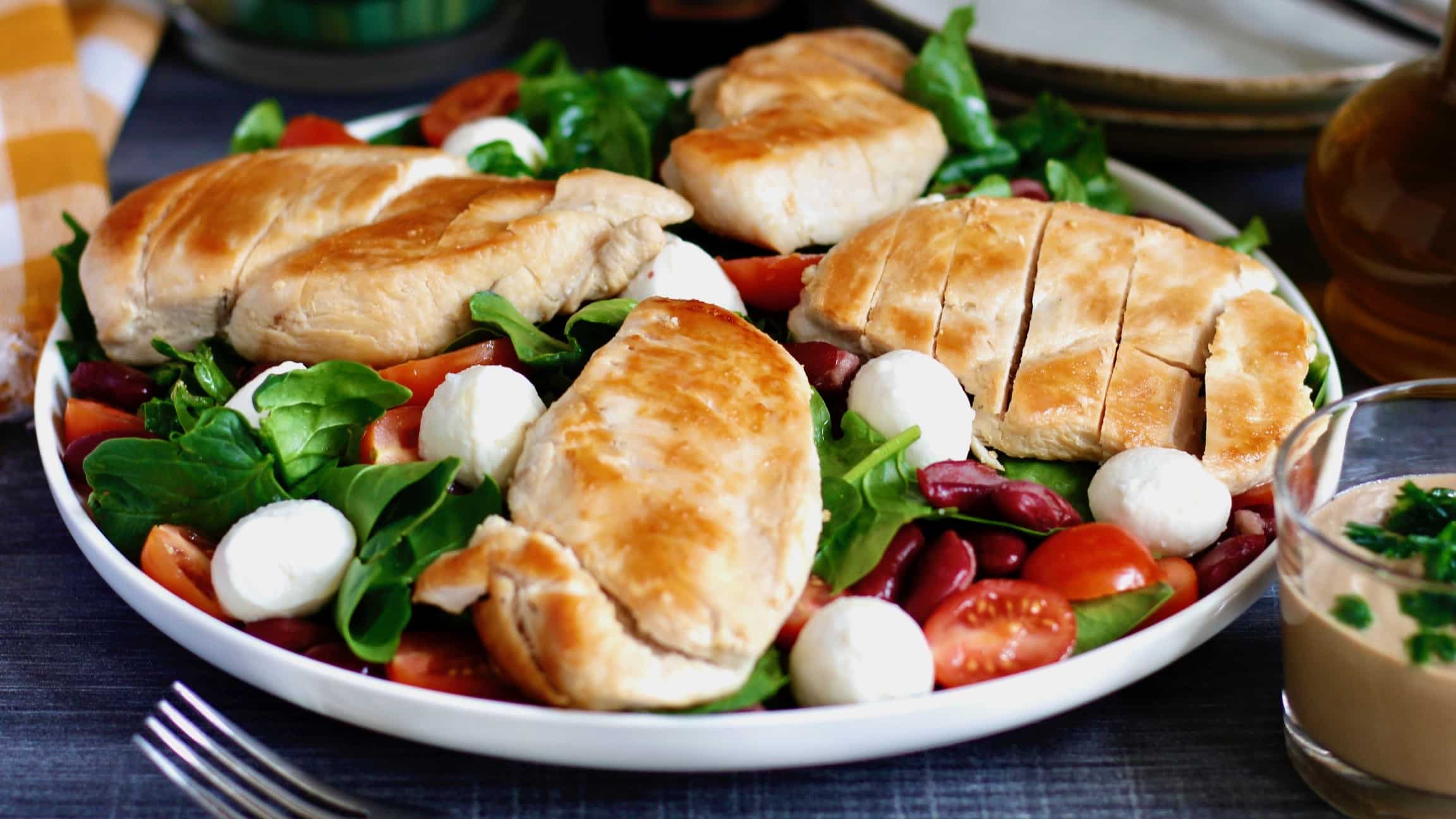 Salade poulet, haricots rouges et épinards - Idée repas facile et rapide