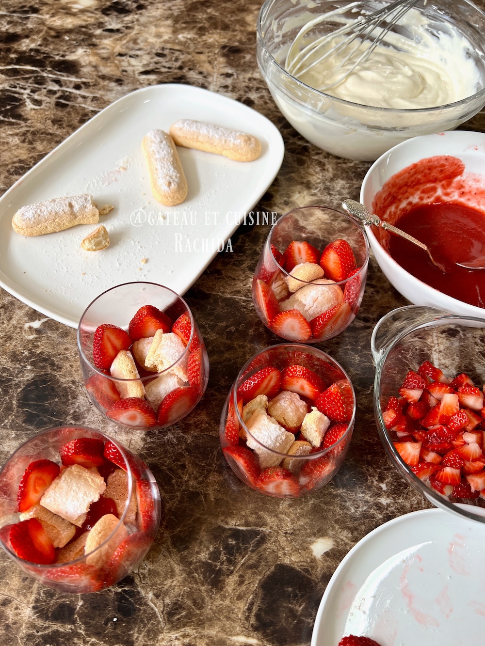 préparation tiramisu fraise