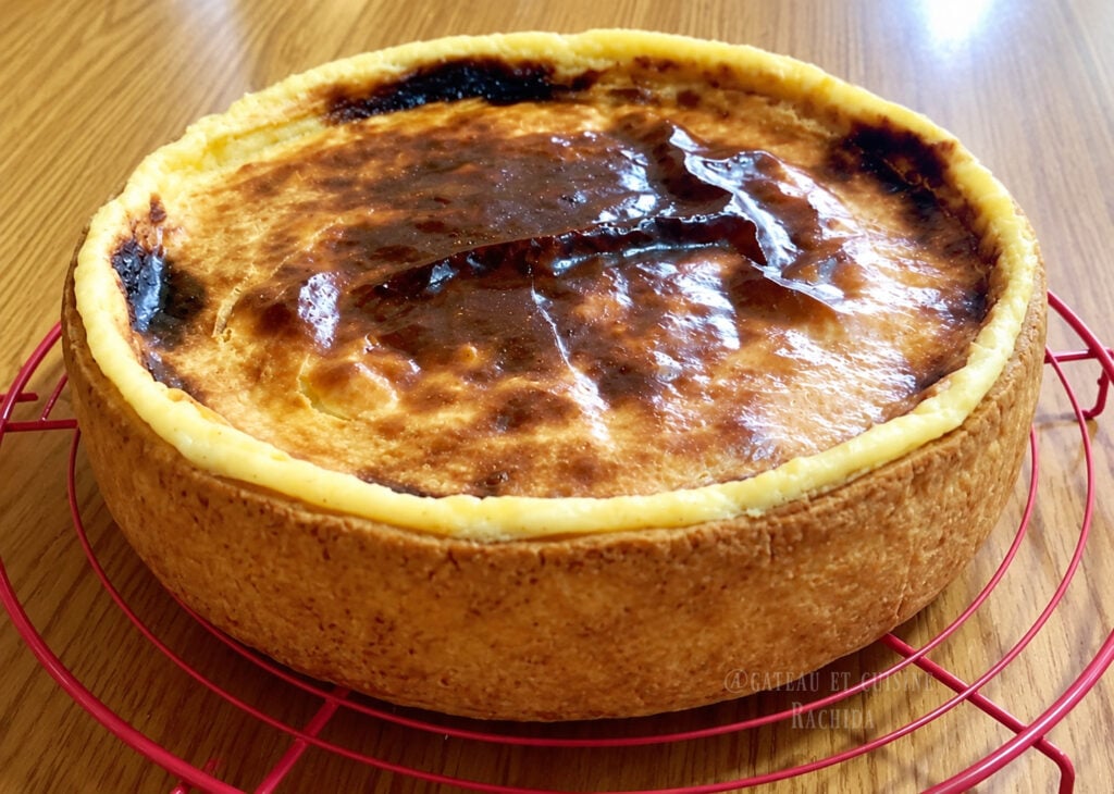 flan à la vanille une fois démoulé sur une grille