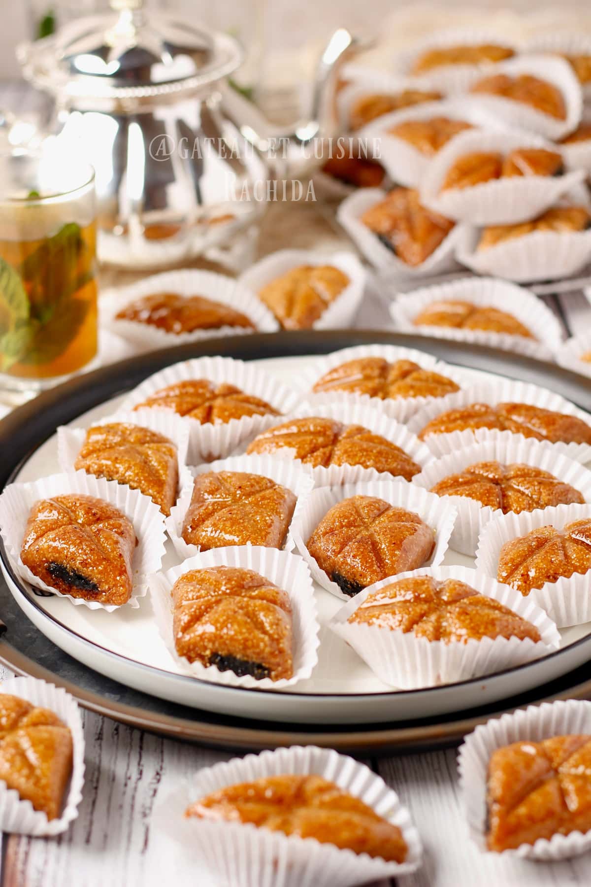 Recipe for soft date and honey makrouts